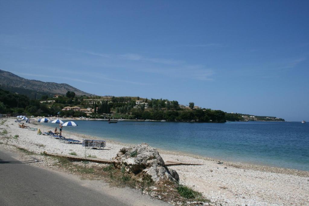 Emily'S Apartments Kassiopi Buitenkant foto
